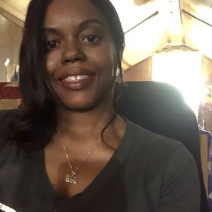 Meet your Posher, Salena